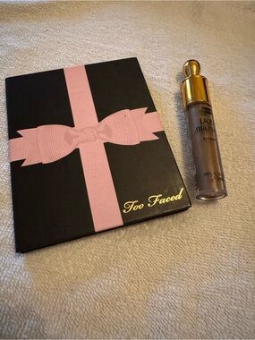 Too Faced Pink & Black Eyeshadow Palette with Brown Liquid Bronzer